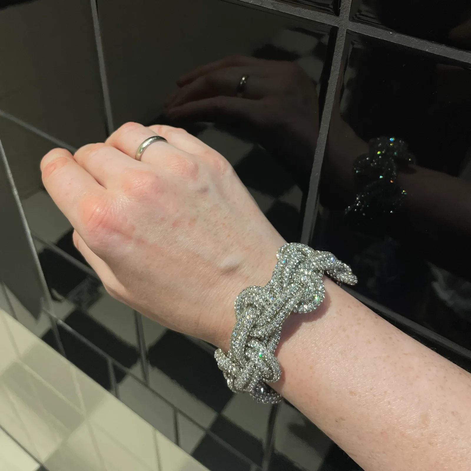 Rhinestone cord bracelet “Heart”
